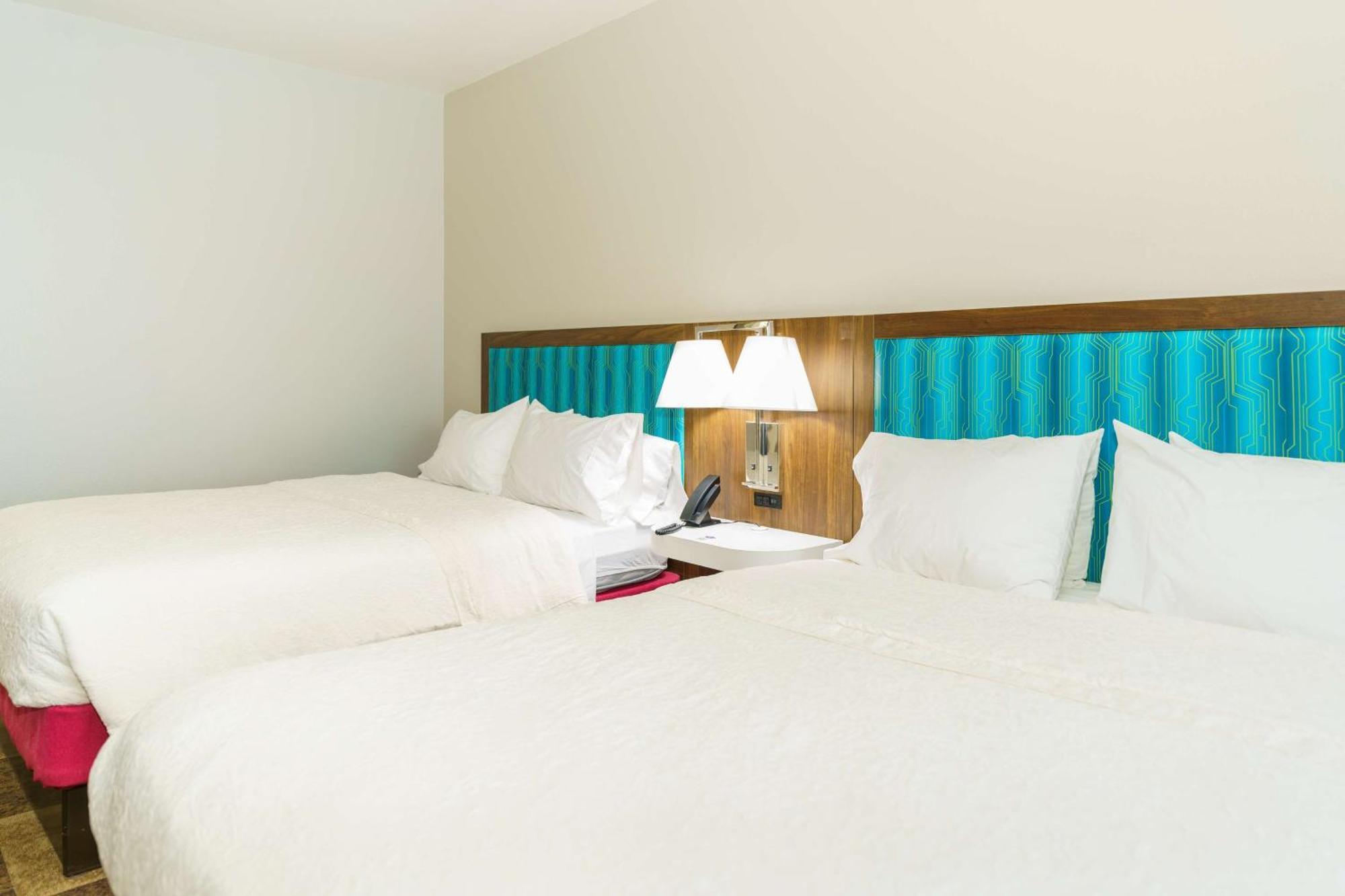 Hampton Inn Garden City Exterior foto