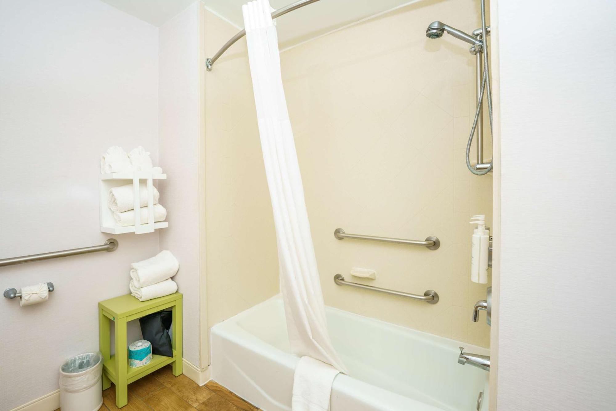 Hampton Inn Garden City Exterior foto